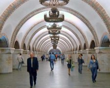 У київському метро сталася НП, синя гілка зупинилася