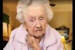 104-летняя бабуля повторила популярный тренд и стала звездой сети: "Нам бы в 70 такими быть"