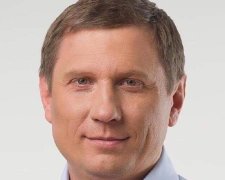 "Насалик - кишеньковий міністр олігархів, які сьогодні грабують Україну. Хтось все-таки повинен відповідати за це свавілля, яке відбувається в нашій країні", - Сергій Шахов