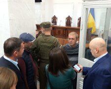 Пашинский обратился к Рябошапке: "Я вас прошу найти время..."