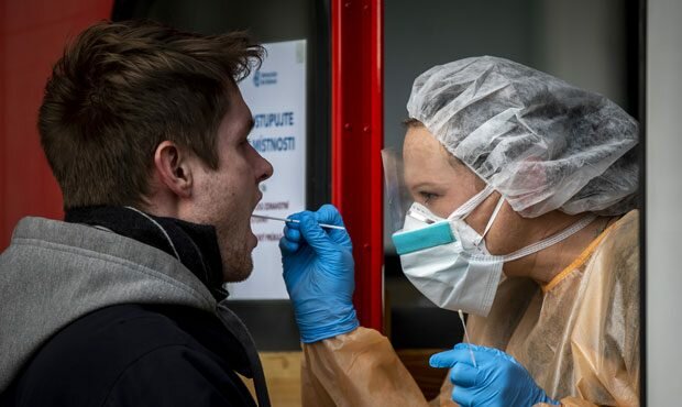 Коронавірус з новою силою атакував Україну, свіжі дані за 18 квітня