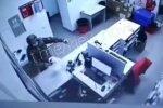 скриншот с видео ограбление "Новой почты"