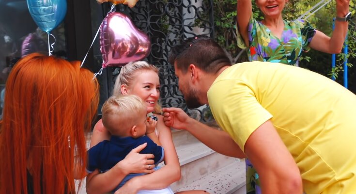 Семья, дети, родители. Фото: Знай.ua