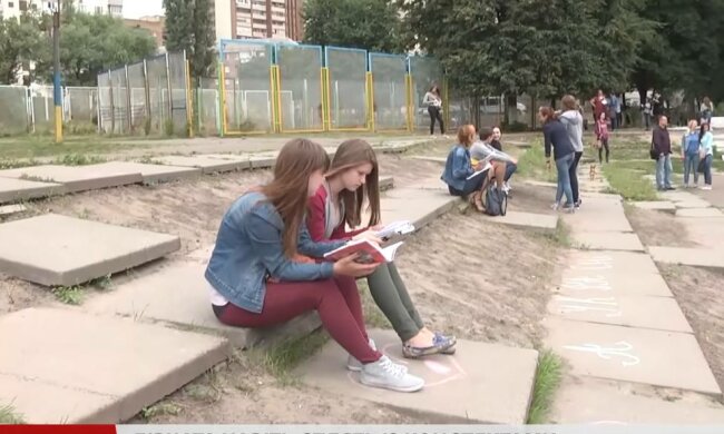 Школьники, фото: скриншот из видео