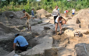 Українські археологи викопали "маленького Ісуса": пережив монголів і царську імперію