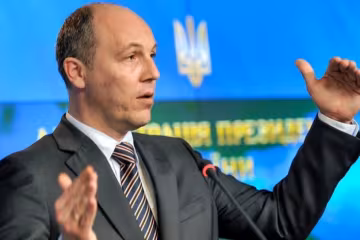 Парубій "відклав" децентралізацію, пославшись на Путіна