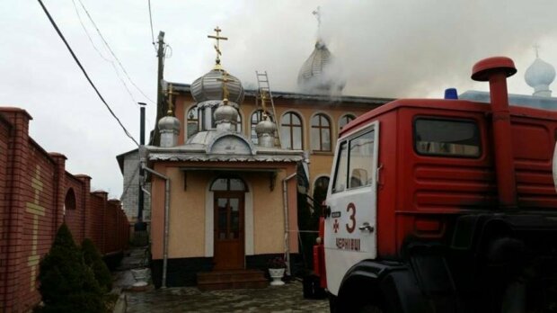 Зловісний знак: під Івано-Франківськом спалахнув монастир, Бог не допоміг
