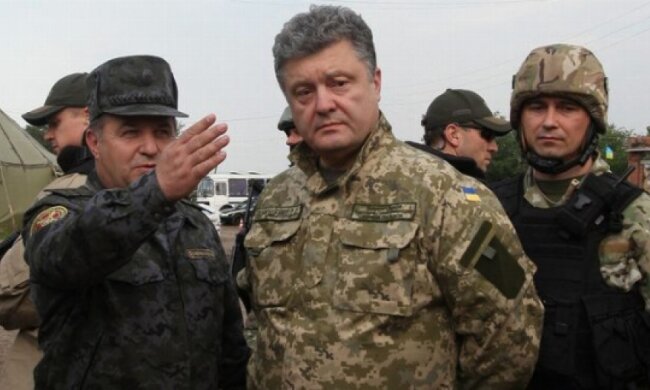 Уже неделю террористы выполняют минские договоренности - Порошенко