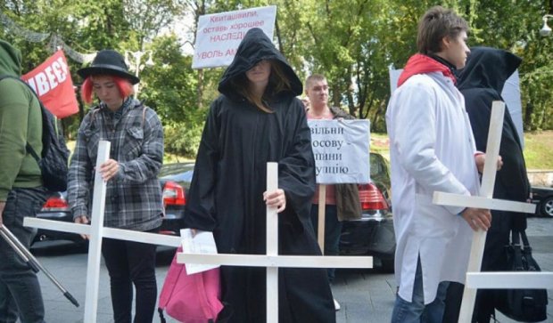 Студенты-медики просили Квиташвили остановить врачей-убийц (фото)