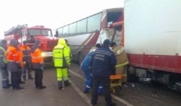 У Росії автобус з українцями потрапив у ДТП: є постраждалі