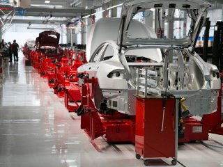 Tesla теряет прибыль