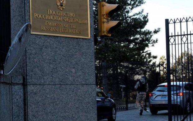 Звільнили приміщення: російських дипломатів видворили зі США