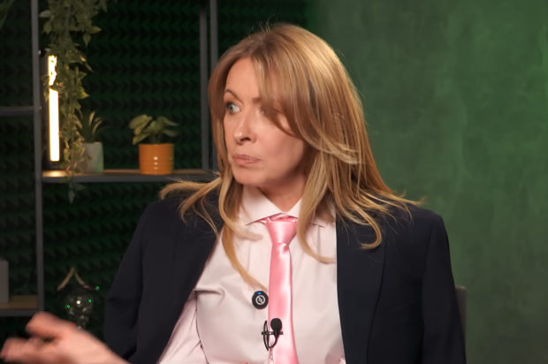 Олена Кравець вирішила змінити зовнішність і попросила не лякатись: "Назад в мої роки"