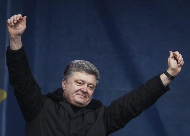 Вечеринка у Порошенко: кортеж, Гройсман и разборки с журналистами