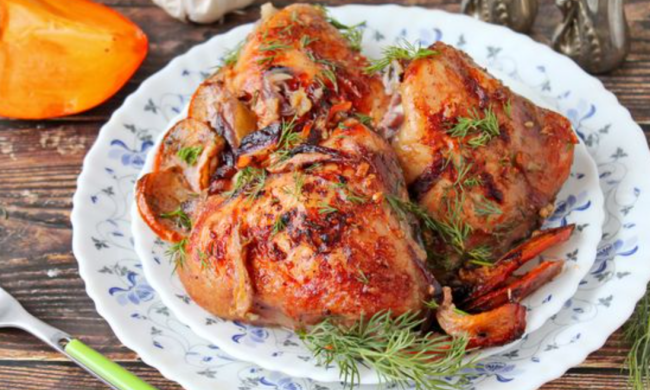 Бедрышки с хурмой, кадр из видео