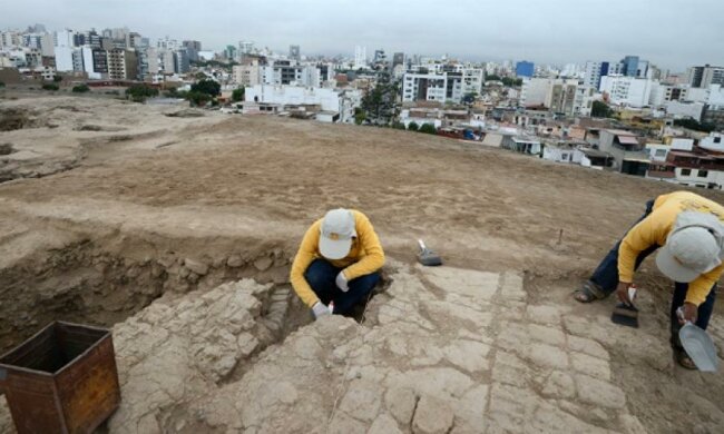 Археологи розкопали доінкські поховання в столиці Перу