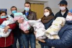 Украинка родила четырех девочек, вся больница пьет шампанское: "Держись, папочка"