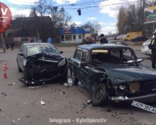 Киевский таксист "под градусом" угробил сразу два авто