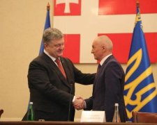 Потерял или подкинули? После визита Порошенко на Волынь нашли загадочный чемоданчик