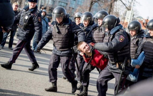 В сети появилось видео массовых арестов в Москве