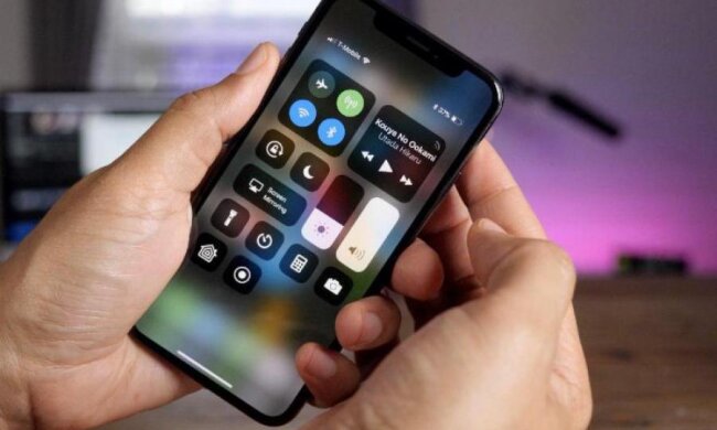 Мільйони любителів iPhone скаржаться на нову проблему