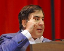 По стопам Януковича: нардеп обьяснил поступок Порошенко