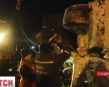 Перекинута фура заблокувала трасу Київ-Суми