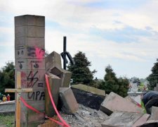 Вандалы превратили мемориал воинам УПА в польский флаг