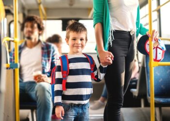 Дети в общественном транспорте