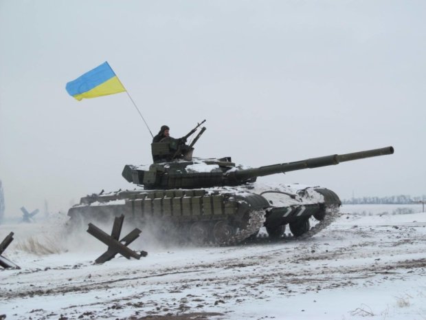 Захисники України на Донбасі блискуче розгромили бойову машину з окупантами: відео