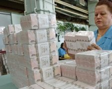 У Росії надрукували пластикові гроші