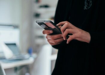 Смартфони та дефіцит пам'яті DRAM