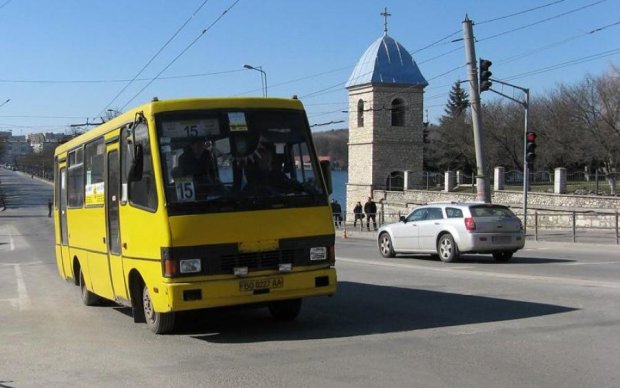 "Закройте морды!": скотство очередного маршрутчика прославило его на всю Украину