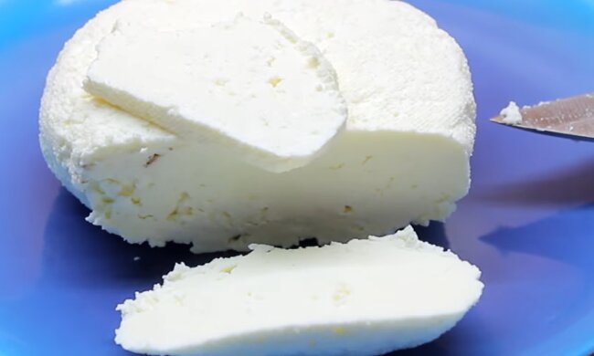 Домашній сулугуні, скріншот: YouTube