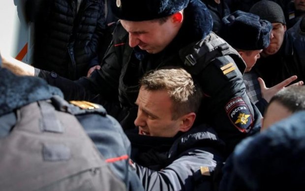 Навального снова схватили путинские силовики