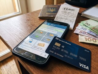 Visa карта смартфон оплата чат-бот покупки