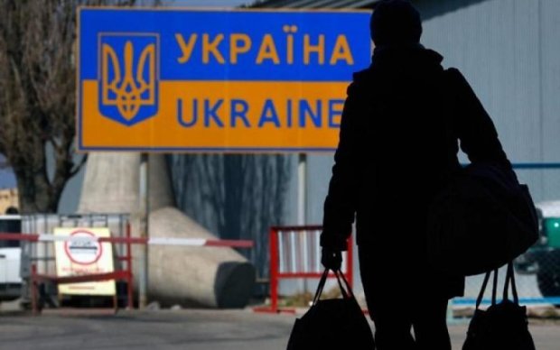 Бегущих за границу украинцев поставили на онлайн-счетчик