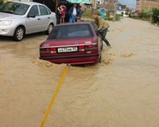 У Судаку потонуло п'ять автомобілів