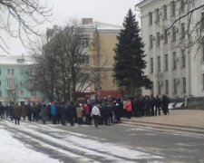 Луганчани мітингують проти Плотницького (фото)