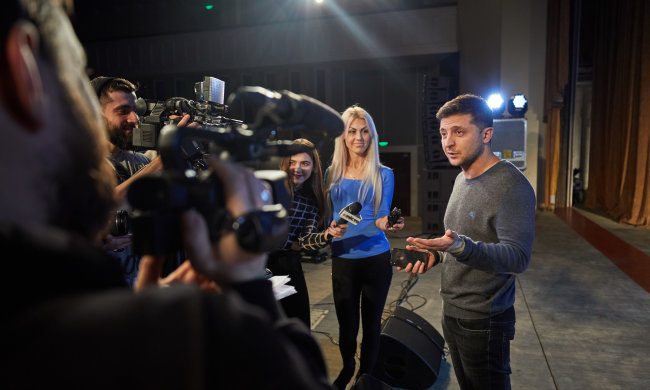 Зеленский выступил вместо Порошенко на 1 + 1, украинцы озадачены