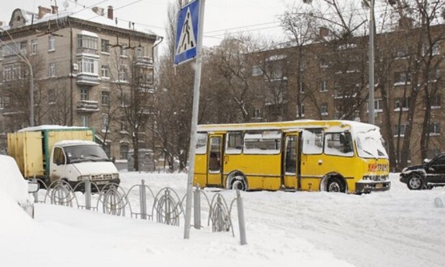 Маршрутка взимку. Фото: УНІАН