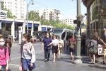 Люди на улицах, скриншот: Youtube