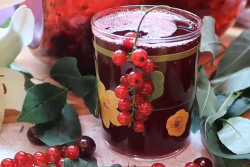 Компот из красной смородины, скриншот: YouTube