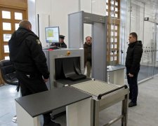 Київську мерію оточила Нацгвардія, очікують прориву, заходи безпеки підвищені до межі