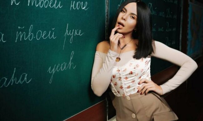 Напівголу Каменських облили "брудом" на зарубіжному фестивалі