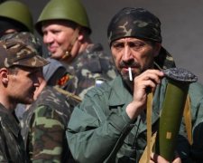 "Зелені чоловічки" в центрі Донецька: опубліковано фото
