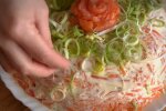 Салат "Королевская шуба", скриншот из видео