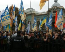 Блокада Рады: что наобещали возмущенным украинцам
