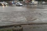 Стихия беспощадно уничтожает Киев: фоторепортаж