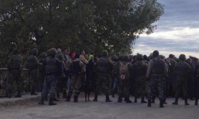 Сотню копателей янтаря задержали за стрельбу на Волыни (фото)
